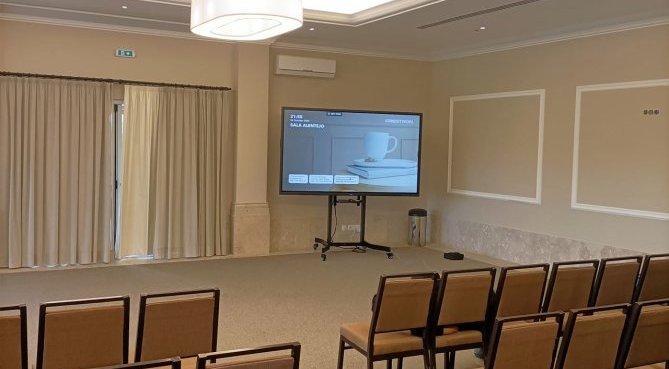 Soluções para Conferências e Videoconferência: Summer Camp